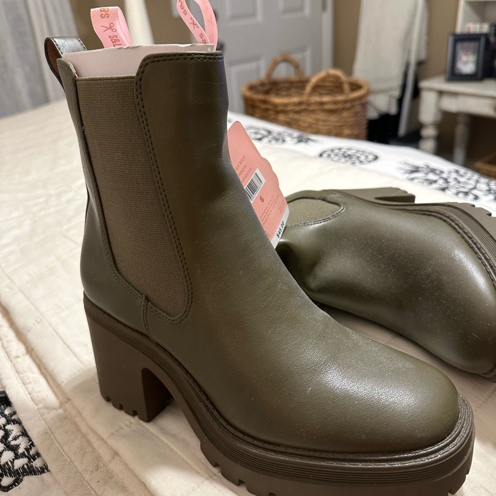 Sam & Libby boots